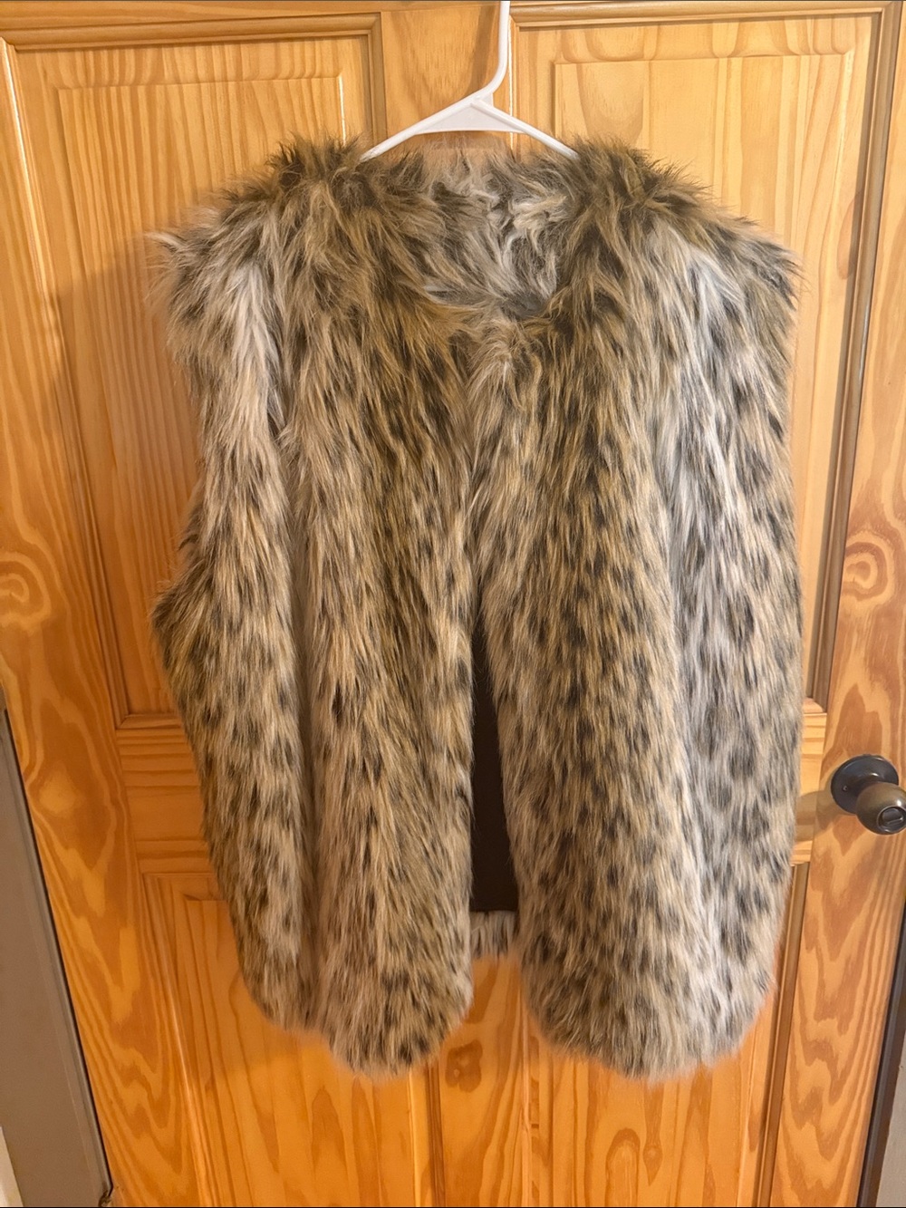Faux Fur Leopard Print Vest - Neutral Tones
